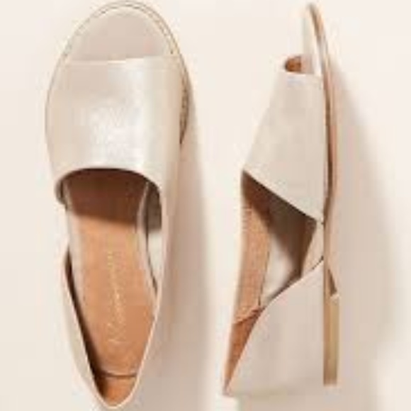 Anthropologie Shoes - Anthropologie Souvenir Flats Size 8